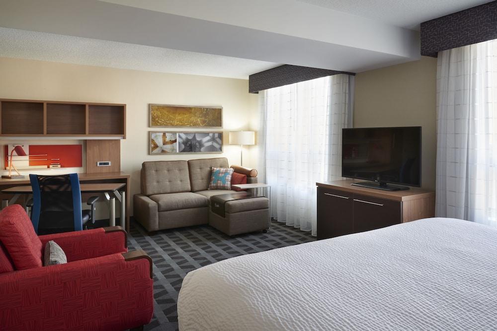 Towneplace Suites By Marriott Windsor Exterior photo