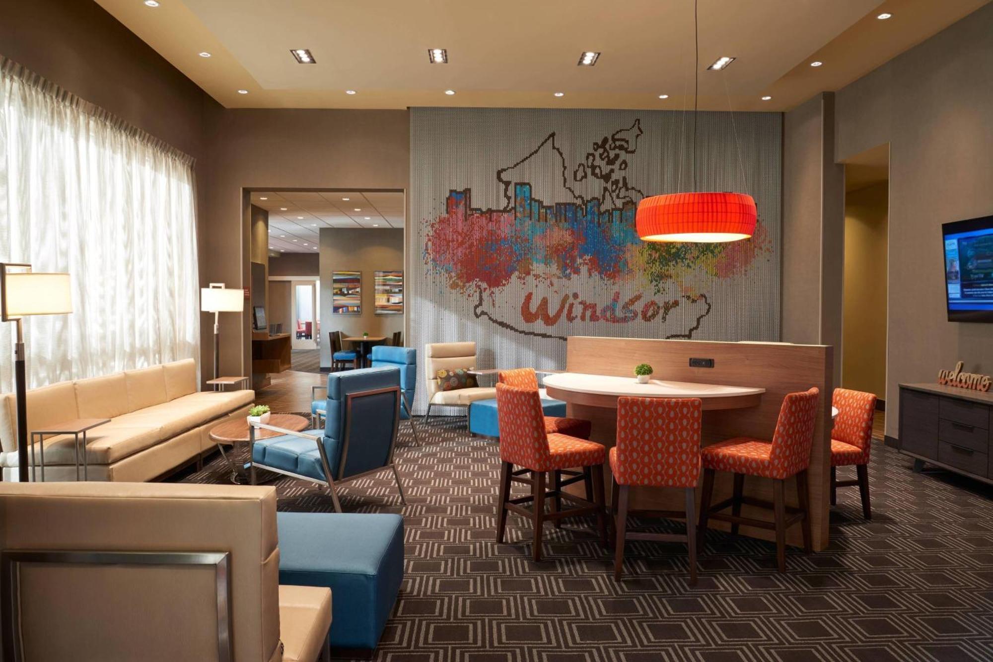 Towneplace Suites By Marriott Windsor Exterior photo