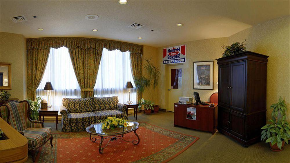 Towneplace Suites By Marriott Windsor Exterior photo
